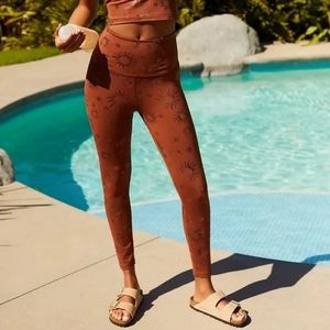 Beyond Yoga SoftMark High Waisted Legging M Cinnamon Tan Burgundy Sunshine